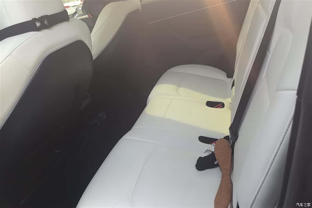 Tesla Model Y, 2024 11
