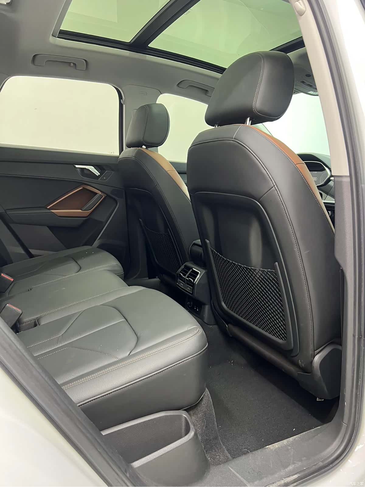 Audi Q3, 2022 10