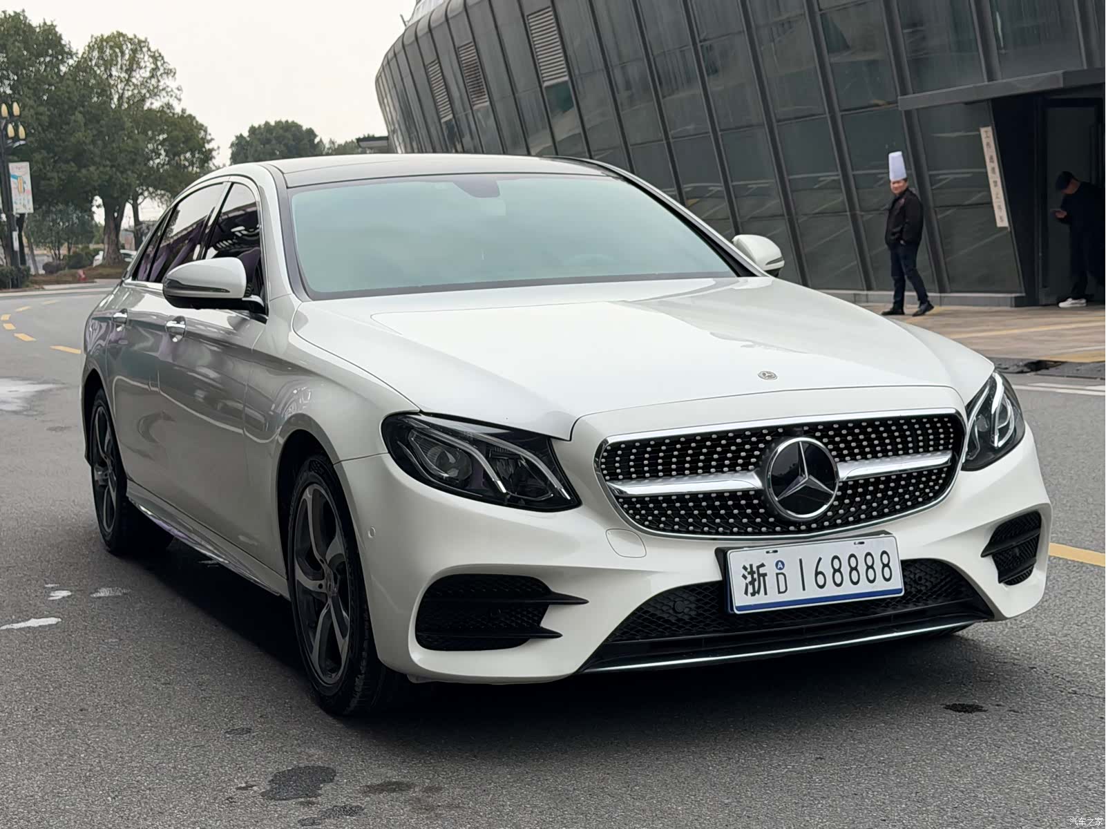 Mercedes-Benz E-Class, 2019 3