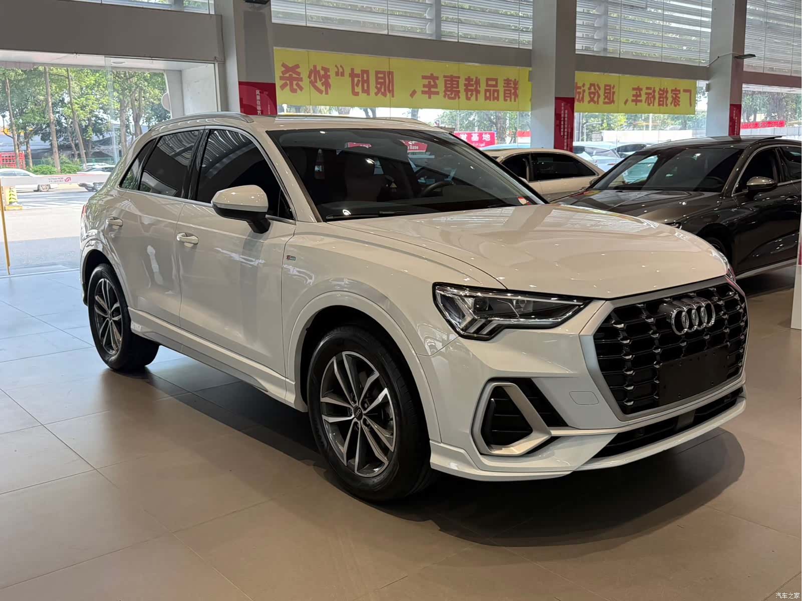 Audi Q3, 2022 3