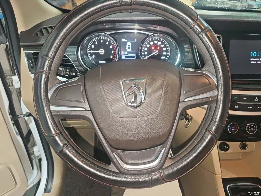 Wuling 730, 2016 3