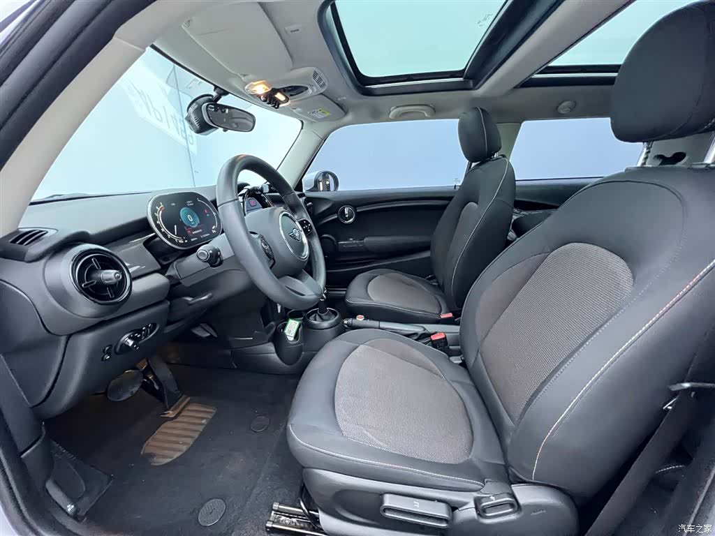 Mini ONE, 2024 18