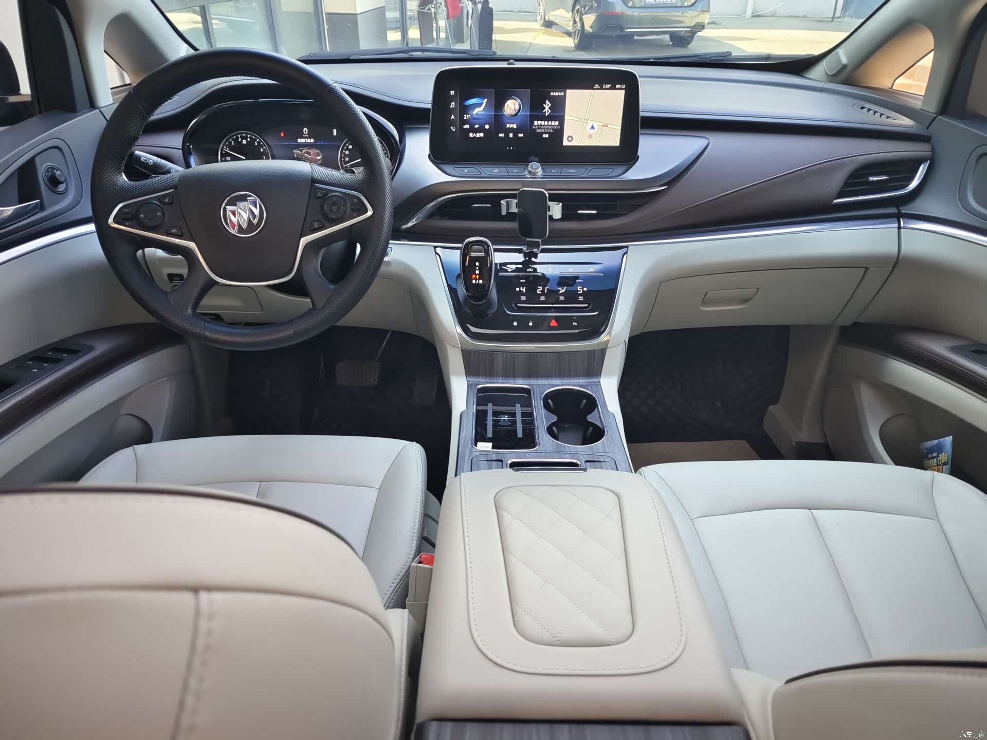 Buick GL8, 2020 13