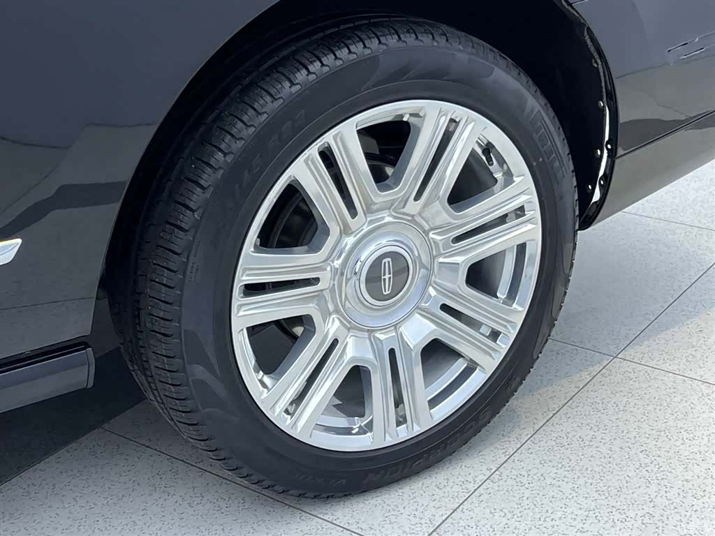 Lincoln Navigator, 2023 11