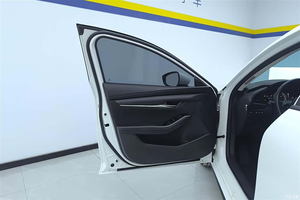 Mazda Mazda3, 2023 7
