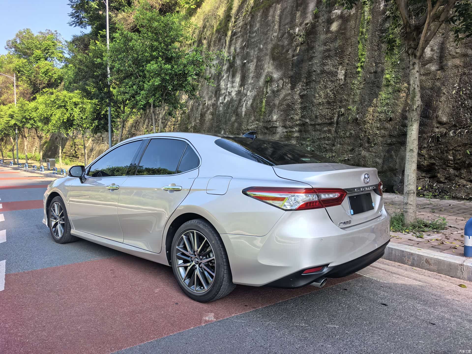 Toyota Camry, 2023 все фото