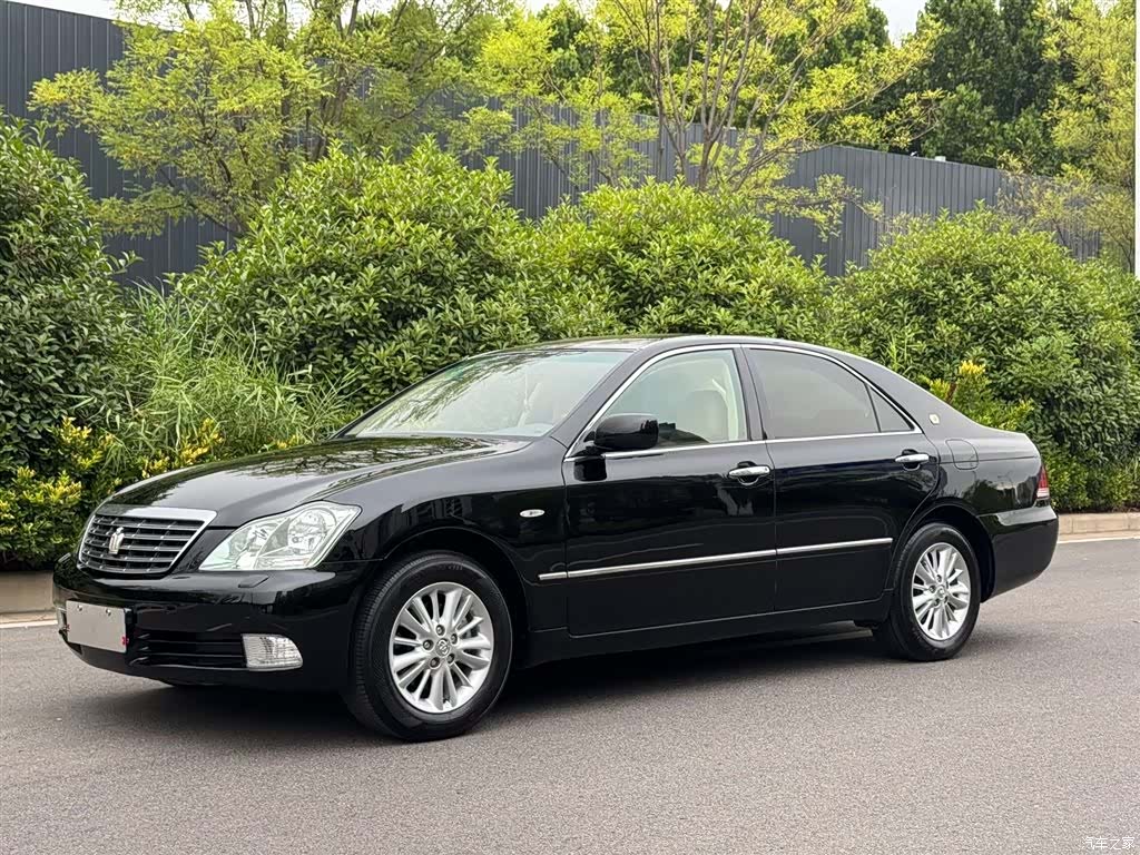 Toyota Crown, 2006 1
