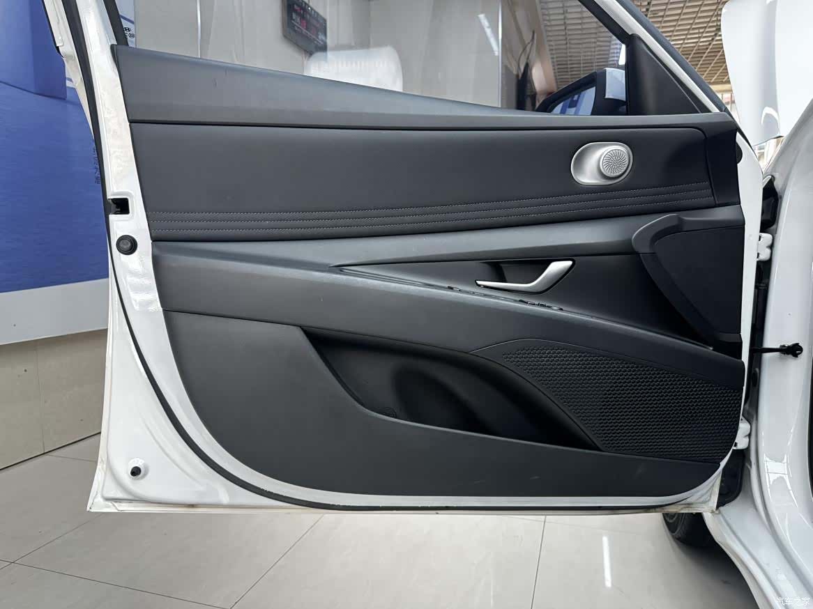 Hyundai Elantra, 2022 23