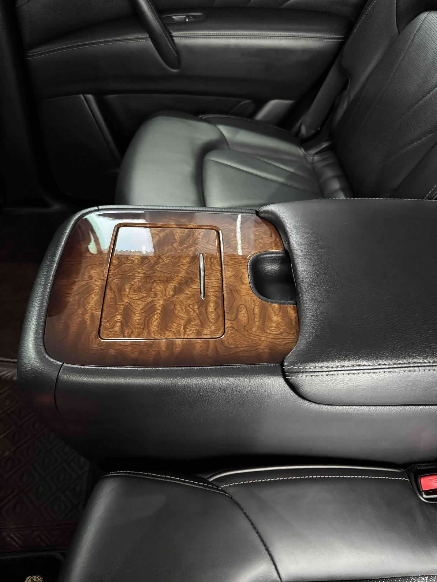 Infiniti QX80, 2019 18