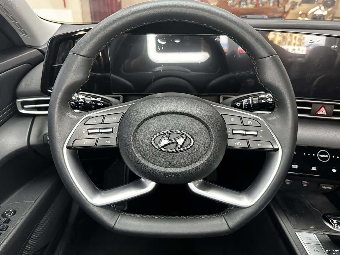 Hyundai Elantra, 2022 15