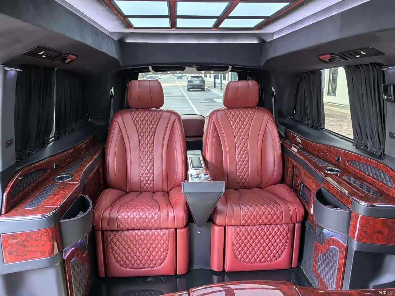 Mercedes-Benz V-Class, 2019 13
