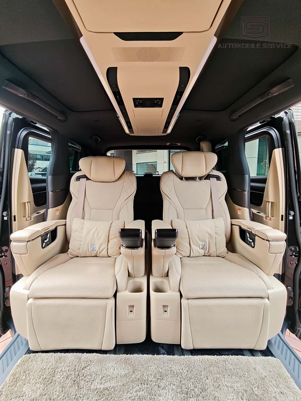 Toyota Alphard, 2024 все фото
