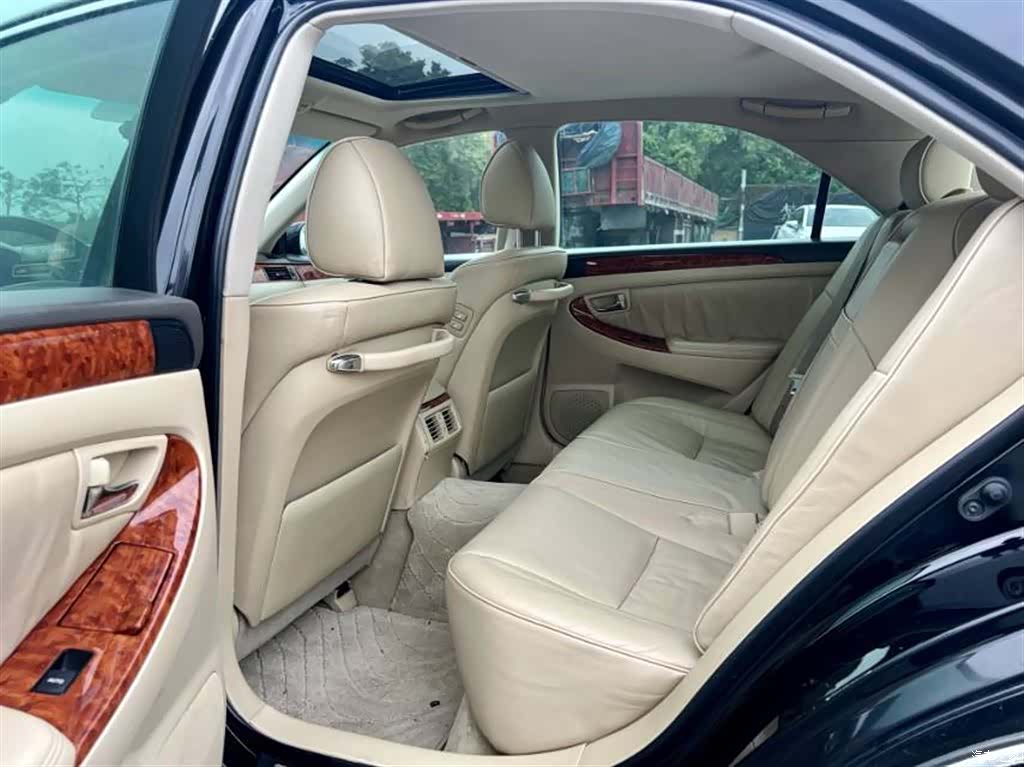 Toyota Crown, 2009 6