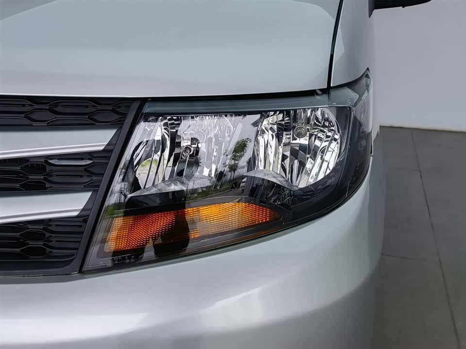 JAC Refine Ruifeng M3