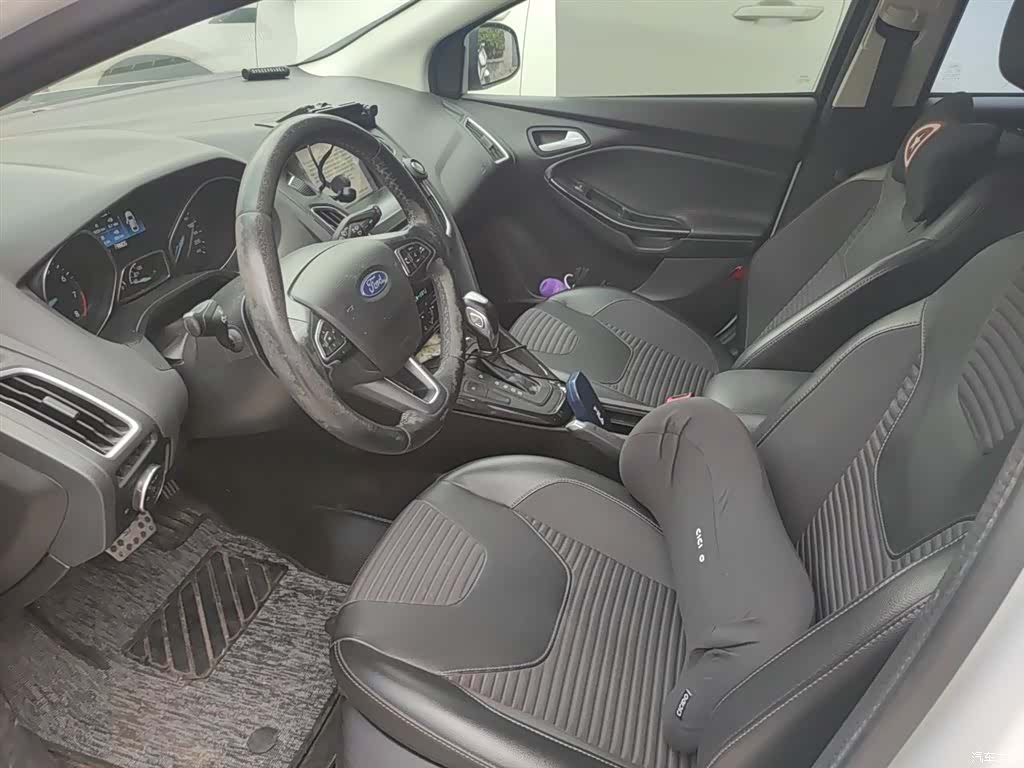 Ford Focus, 2017 11