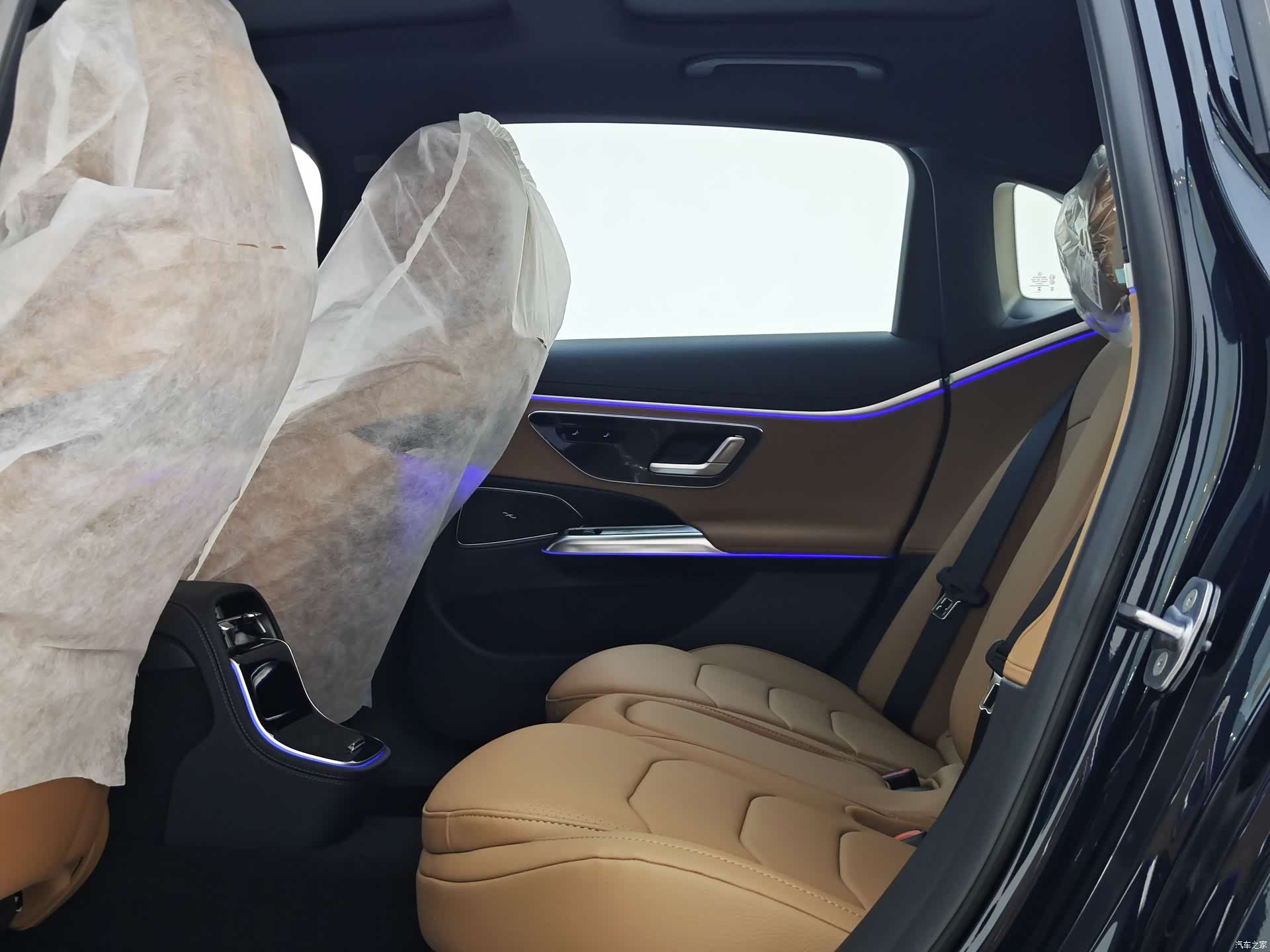 Mercedes-Benz E-Class, 2026 8