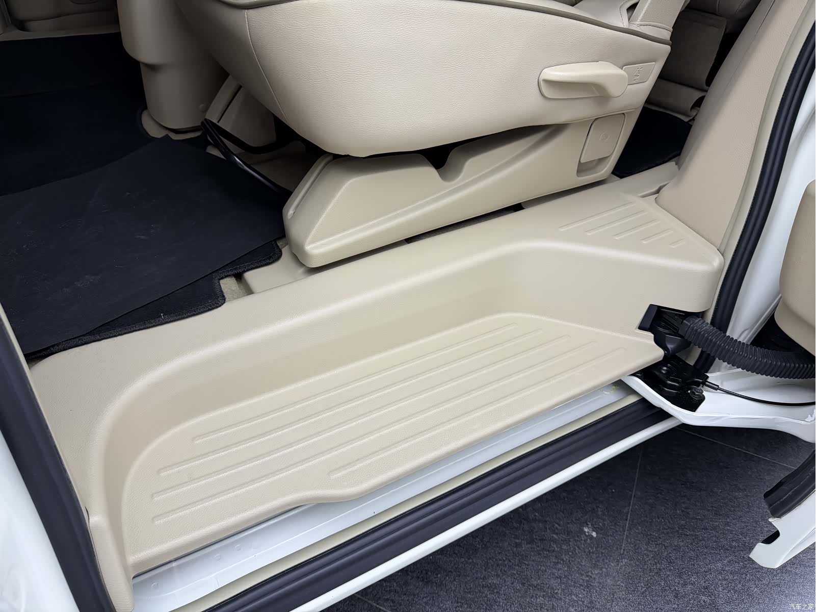 Nissan SL, 2017 16
