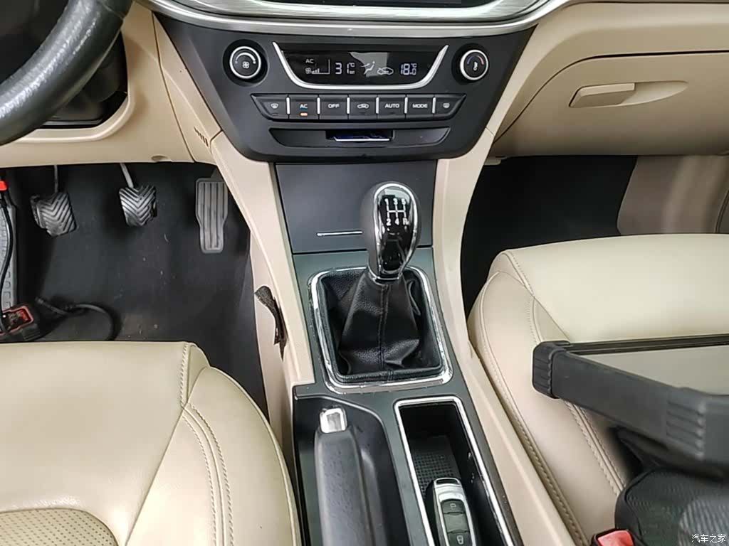 Geely Emgrand, 2017 14