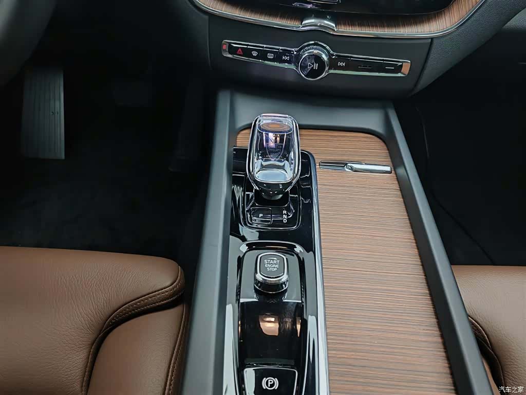 Volvo XC60, 2024 13