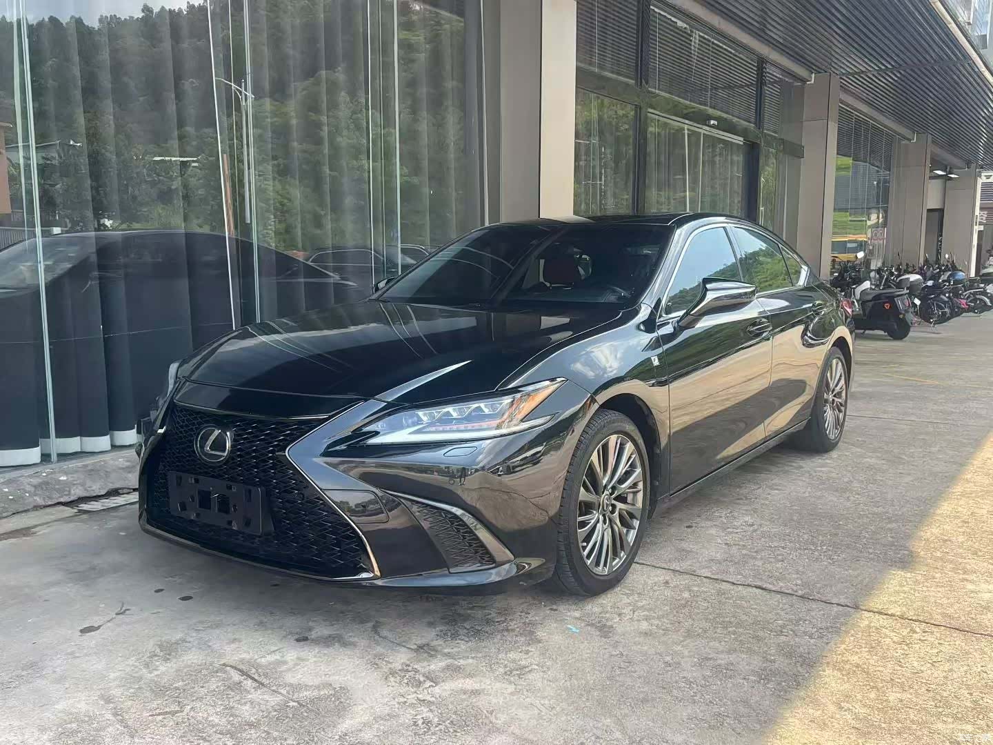 Lexus ES, 2019 1