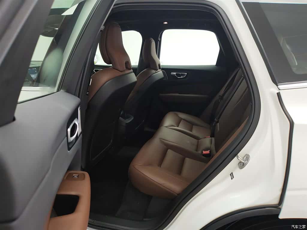 Volvo XC60, 2024 15