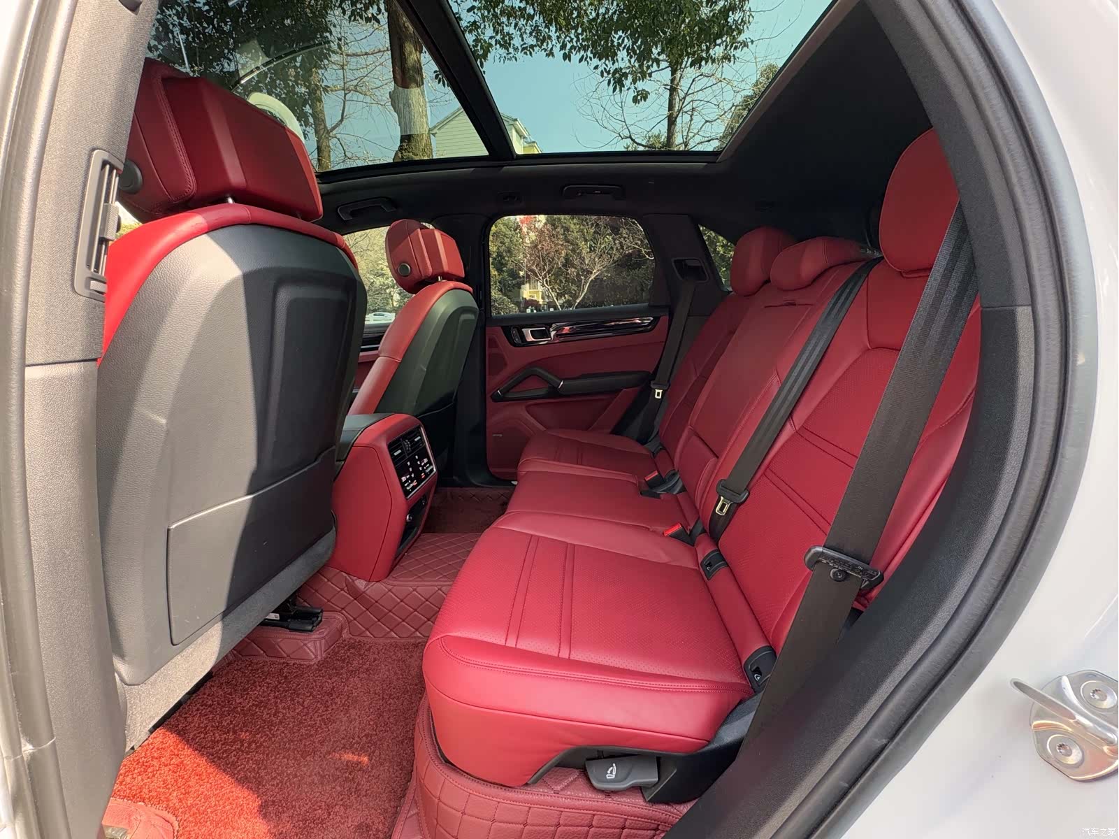Porsche Cayenne, 2023 11