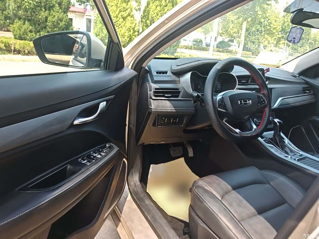 Geely Emgrand, 2021 16