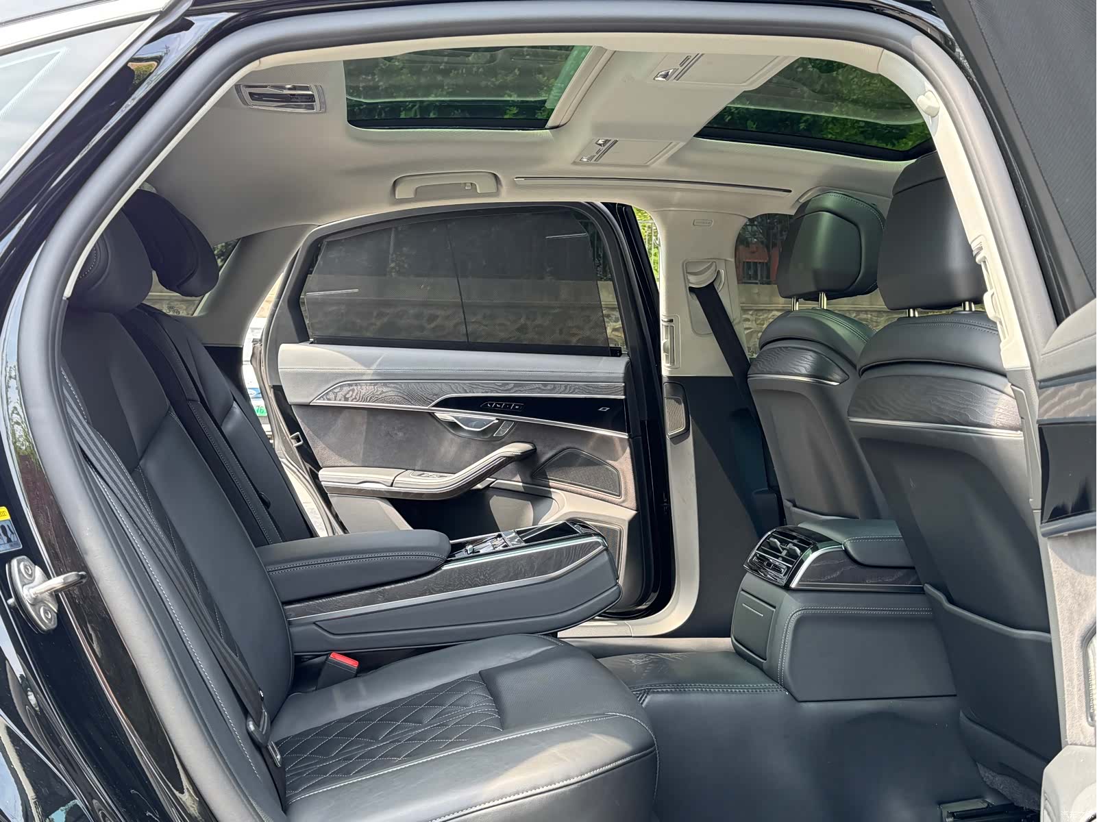 Audi A8L, 2023 16
