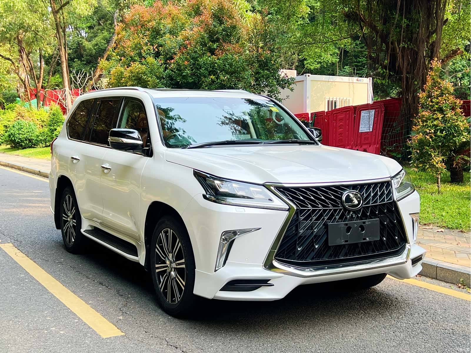 Lexus LX, 2018 3