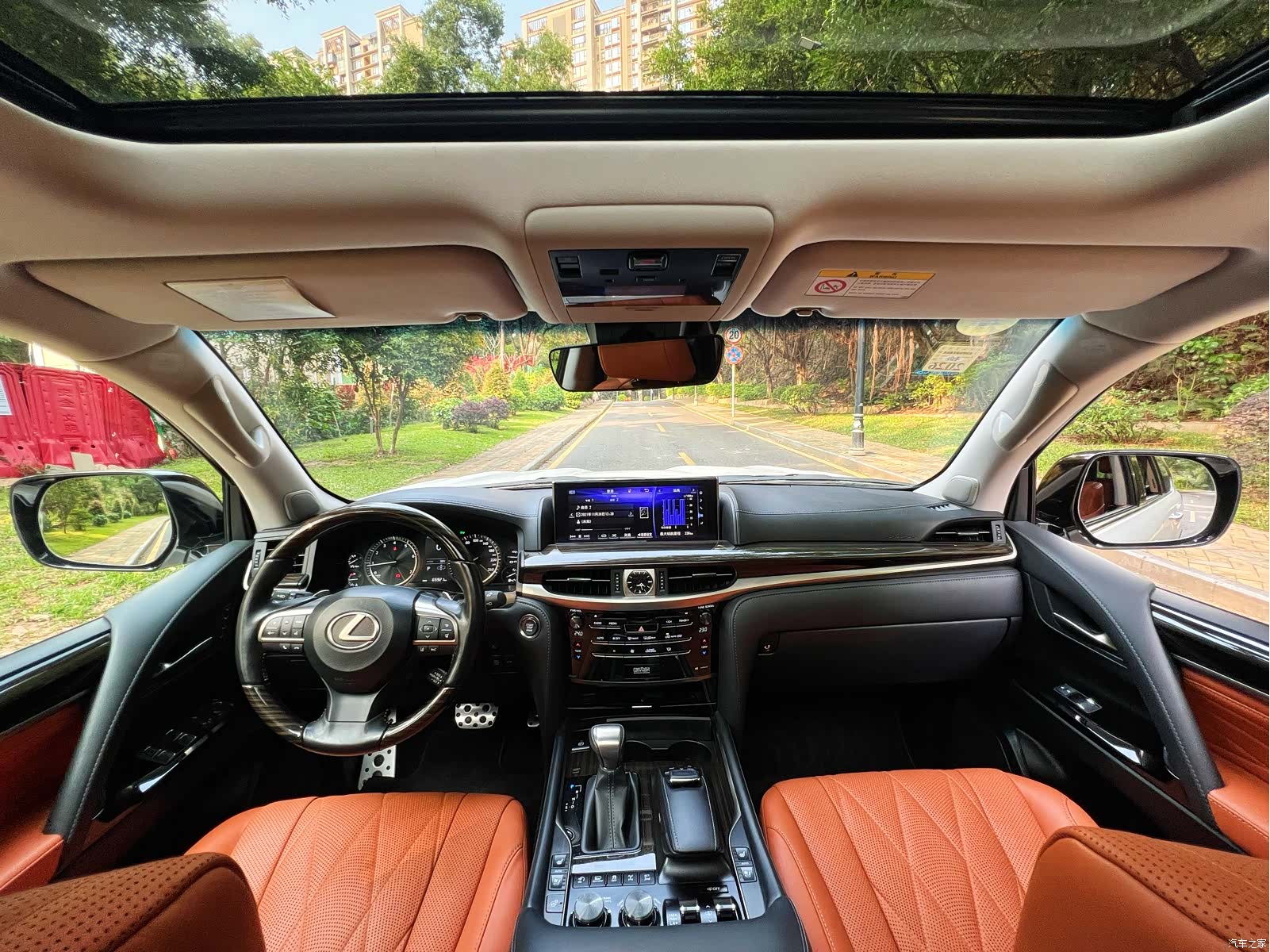 Lexus LX, 2018 4