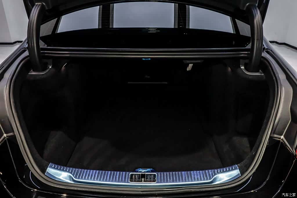 Maybach S-Class, 2022 6