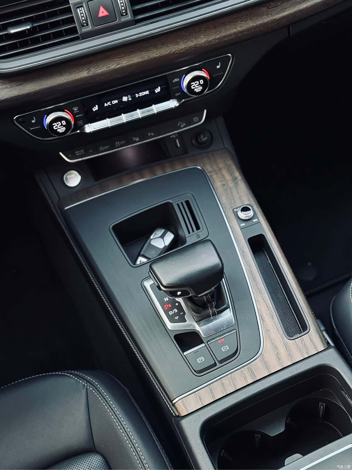 Audi Q5L, 2022 все фото