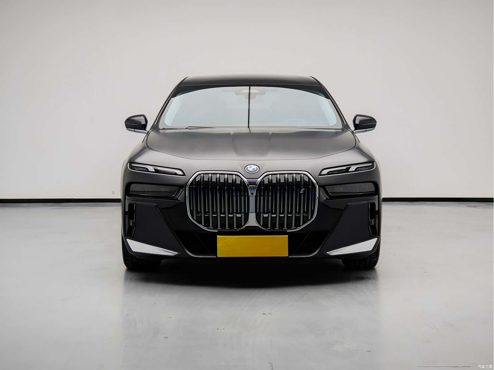 BMW i7, 2023 6