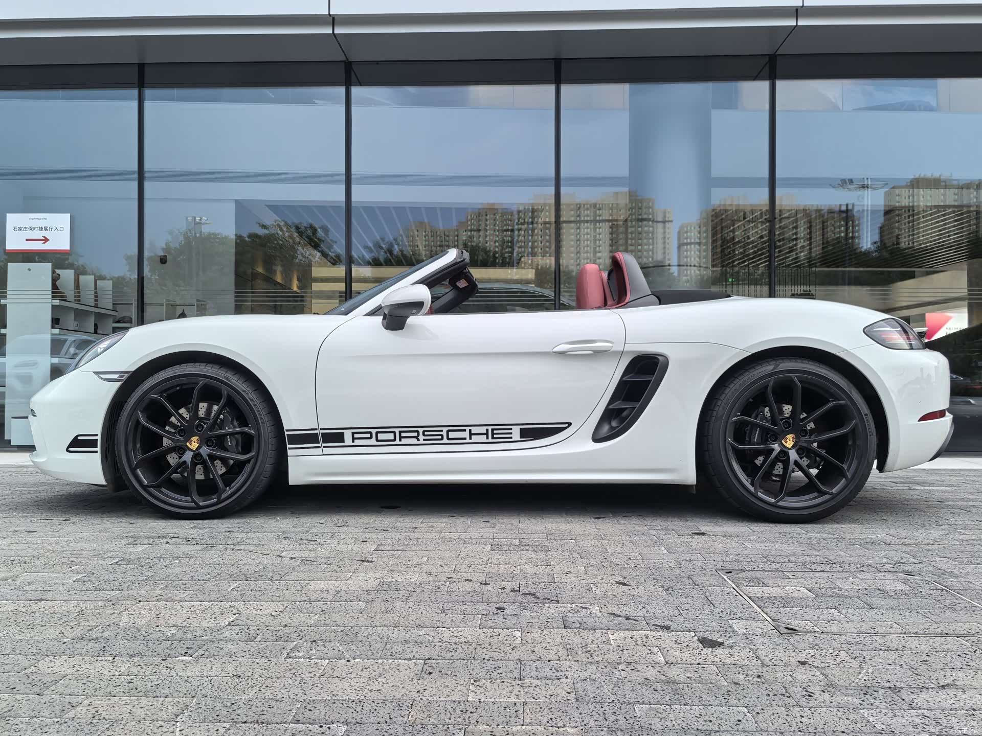 Porsche Boxster, 2026 14