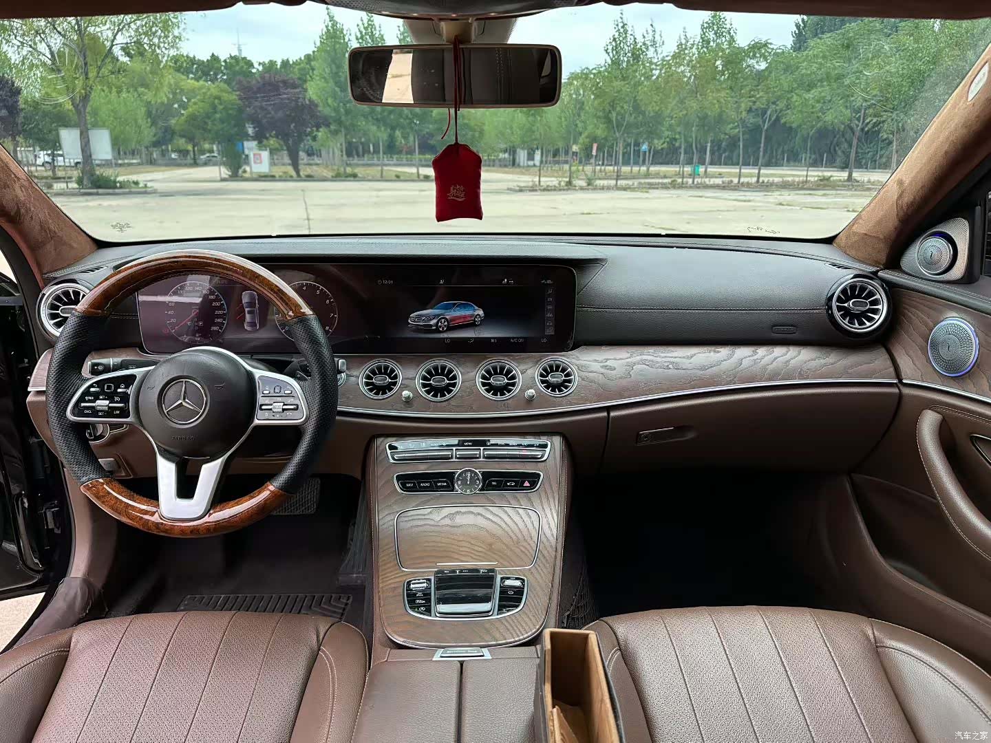 Mercedes-Benz E-Class, 2019 9