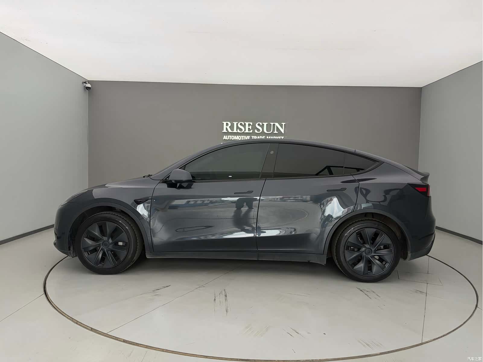 Tesla Model Y, 2024 4