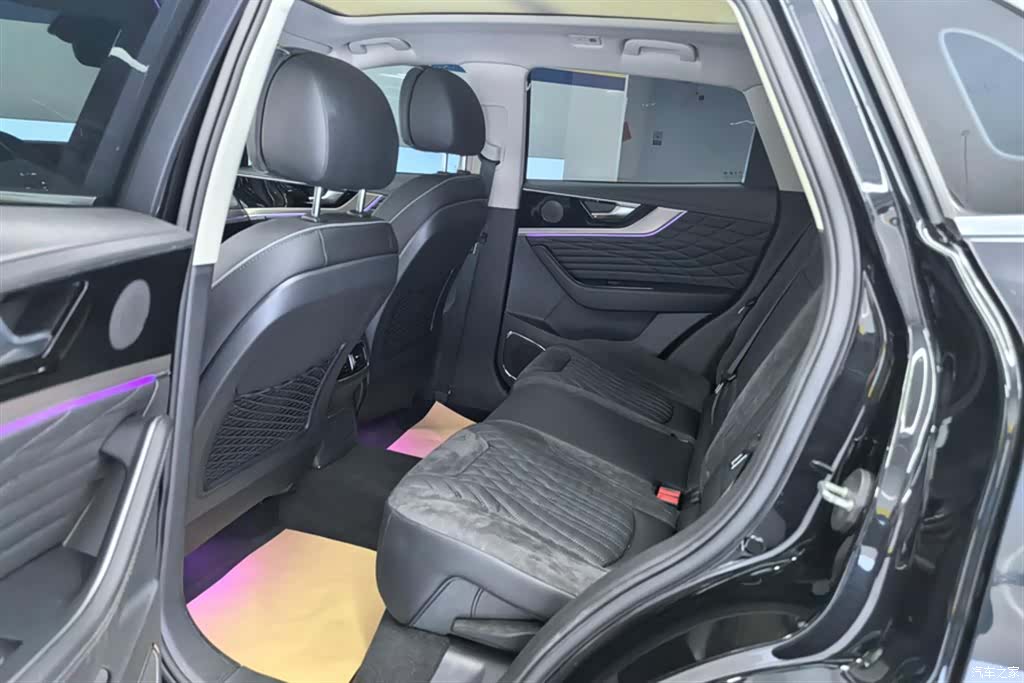 Hongqi HS5, 2022 11