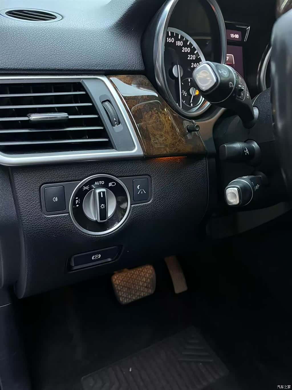 Mercedes-Benz M-Class, 2015 15
