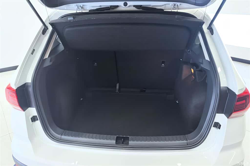 Volkswagen Tharu, 2021 4