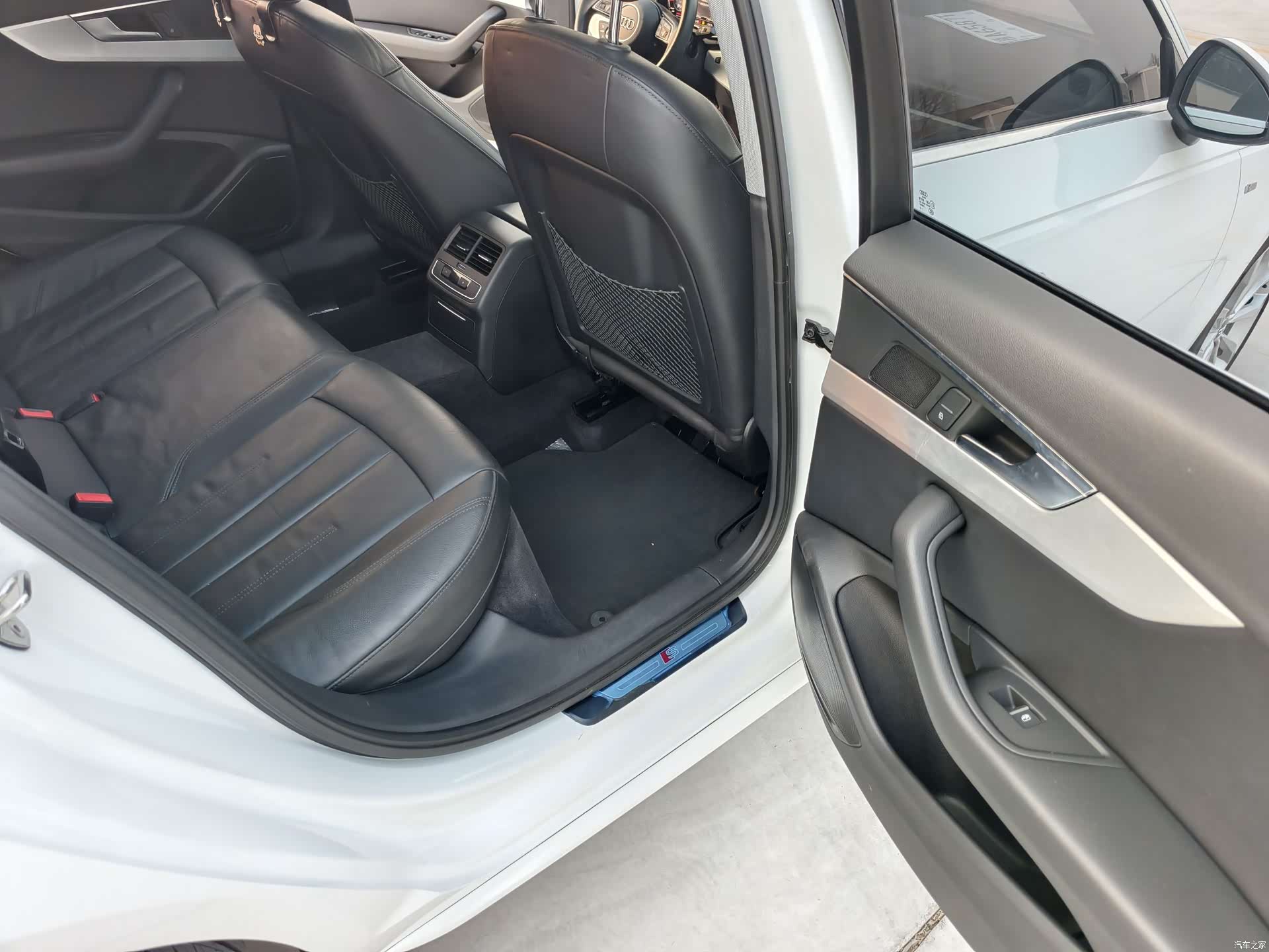 Audi A4L, 2019 11