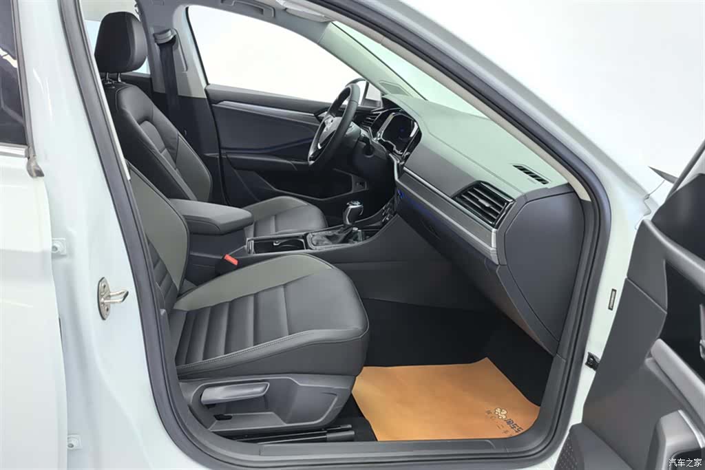 Volkswagen Sagitar, 2021 8