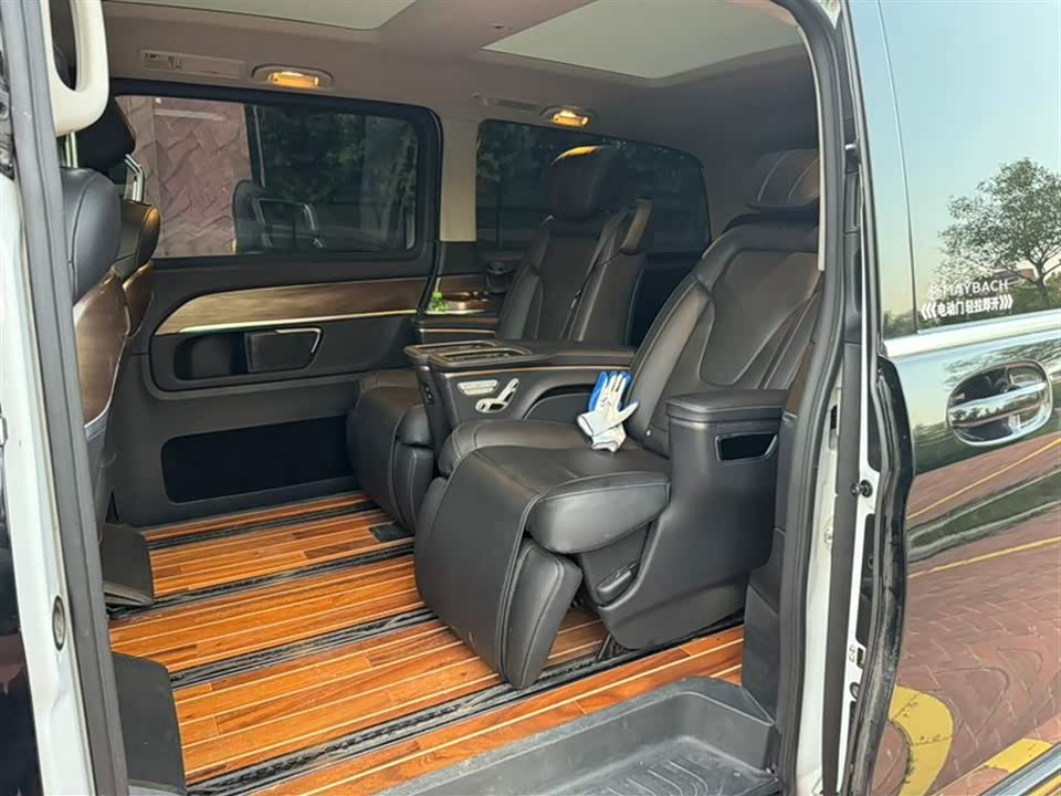 Mercedes-Benz V-class