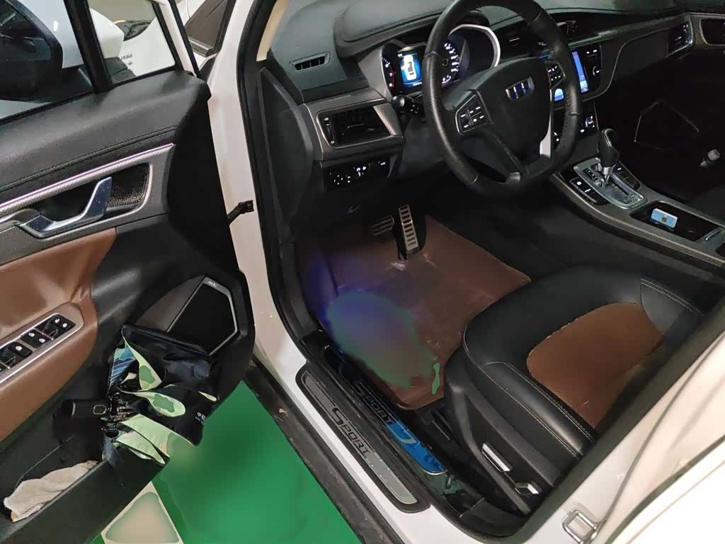 Geely Emgrand, 2017 14