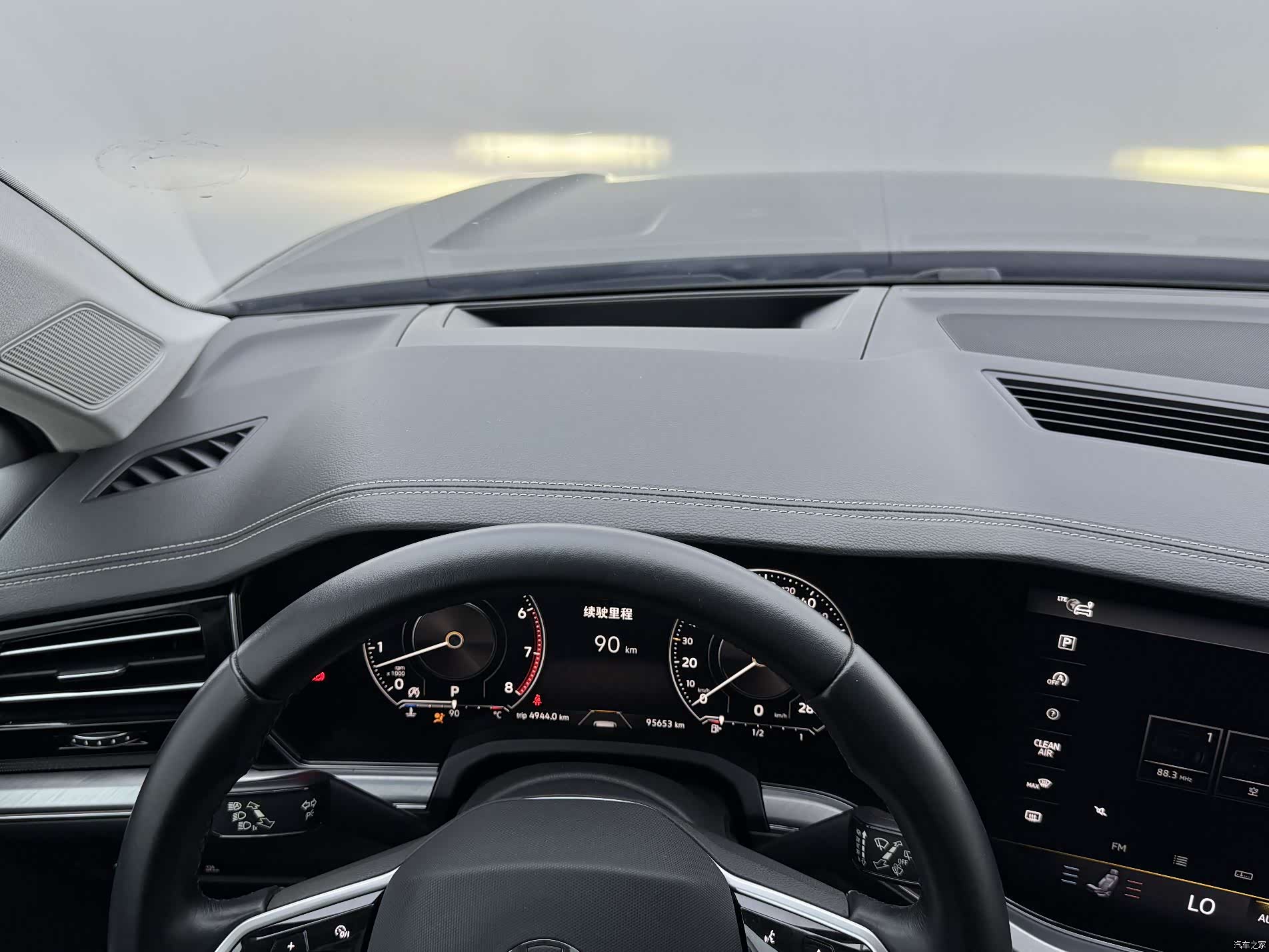 Volkswagen Touareg, 2022 все фото