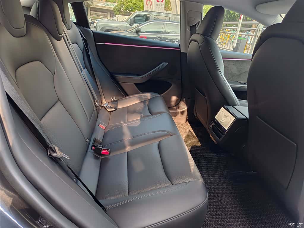 Tesla Model 3, 2024 11