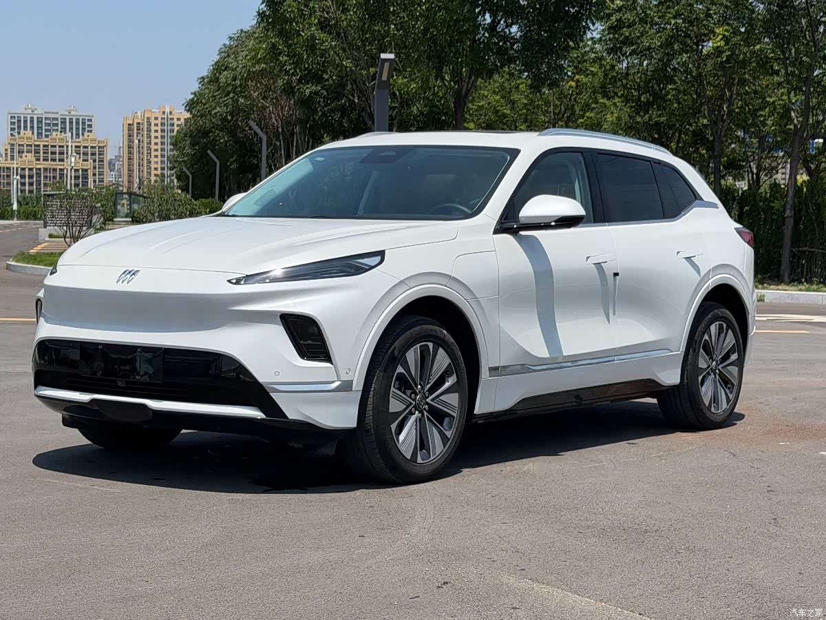 Buick E5, 2025 1