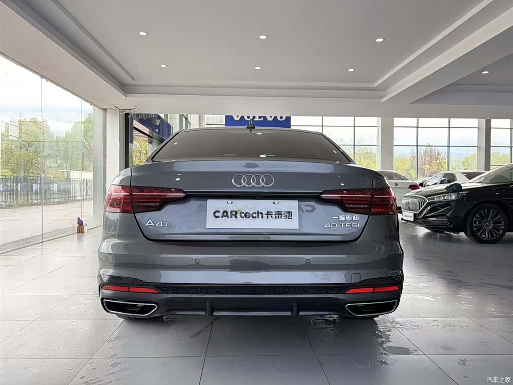 Audi A4L, 2022 все фото
