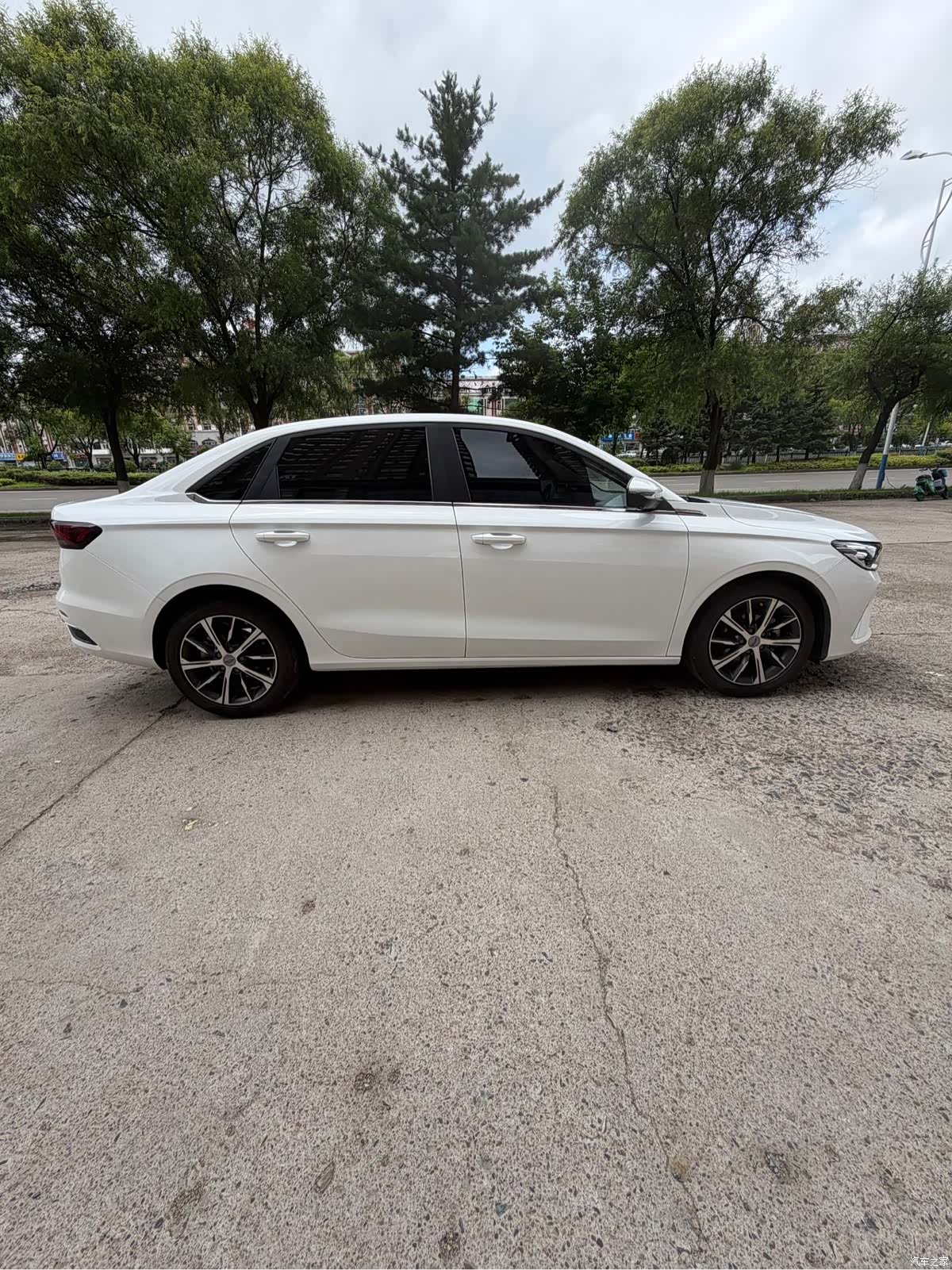 Geely Emgrand, 2022 7