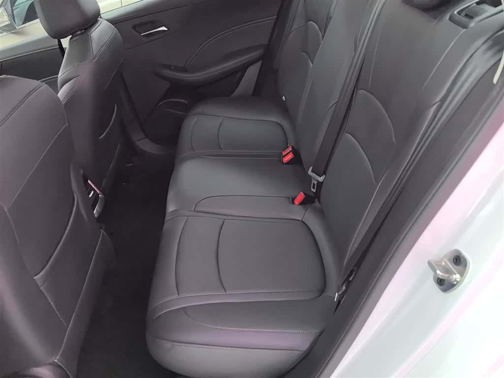Roewe i5, 2023 13