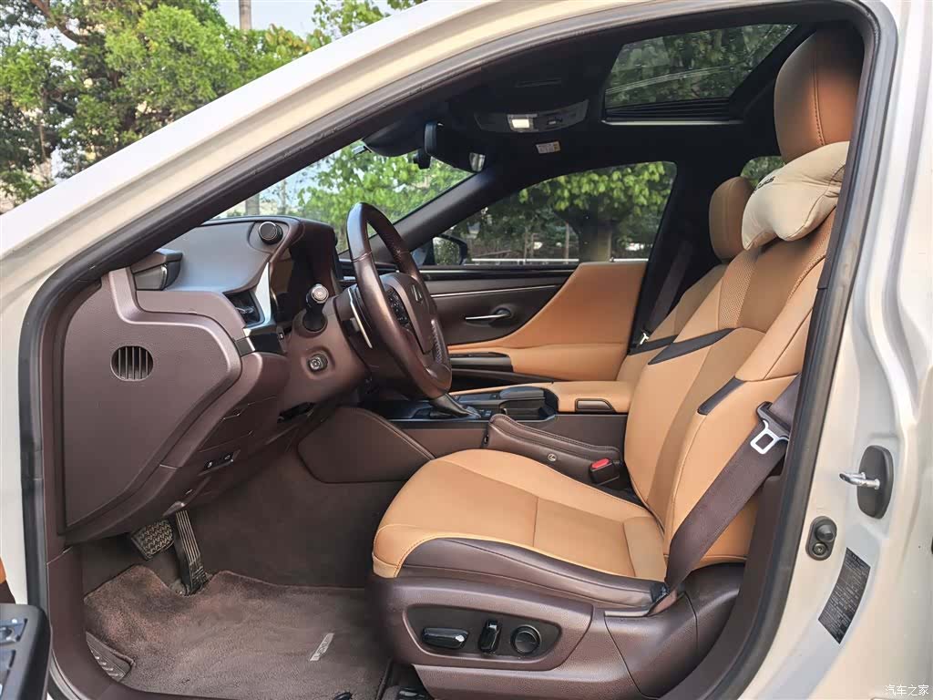 Lexus ES, 2021 12